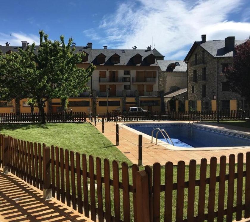 Apartamento Familiar En El Centro De Benasque Con Terraza エクステリア 写真
